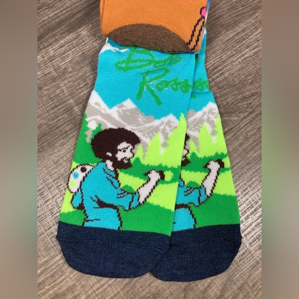 2 Pairs Bob Ross The Joy Of Painting Fuzzy Hair Novelty Socks NWT - Picture 4 of 6